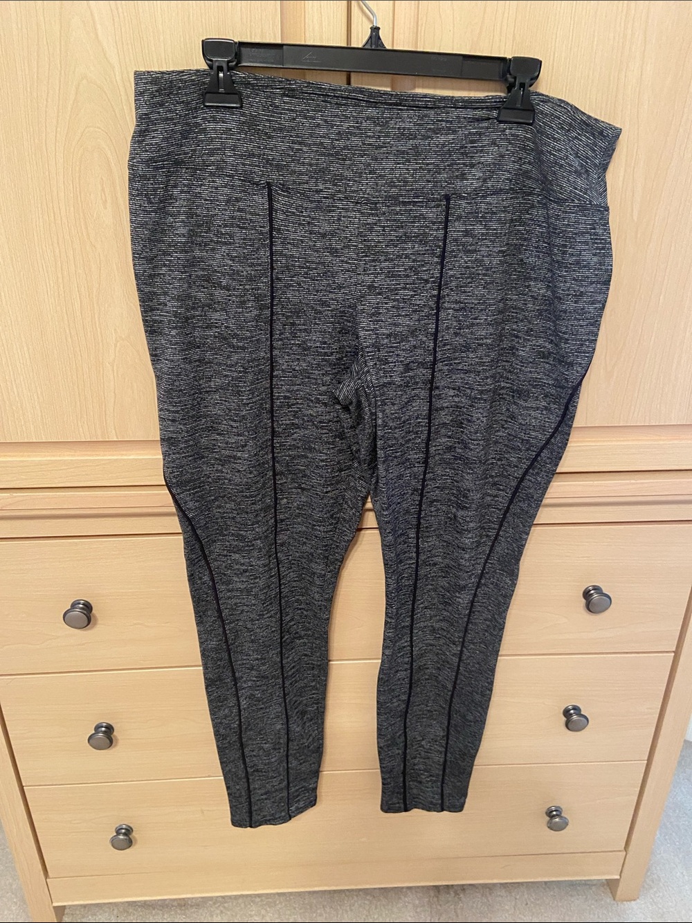 Vera Wang Charcoal Heathered Seam-Detail Leggings